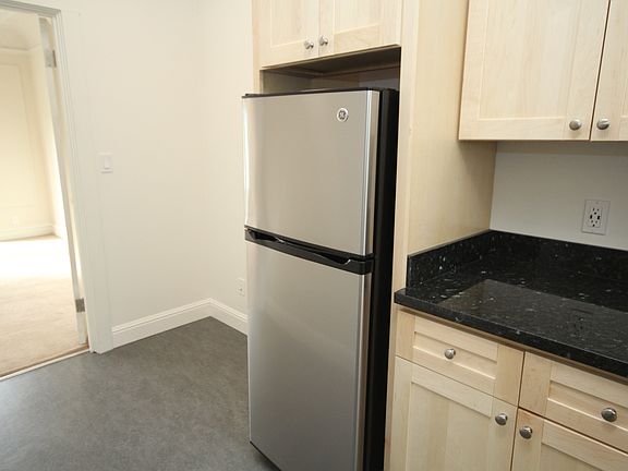 5th image of 1028 Guerrero St APT 5