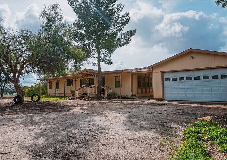 1st image of 25635 Rolling Hills Dr