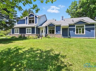7902 Dunhill Dr, Sylvania, OH 43560