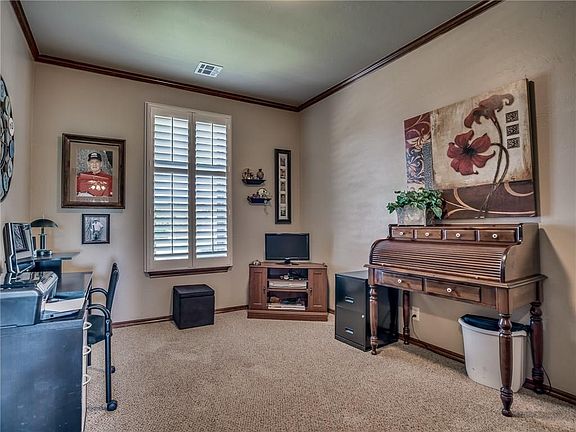 5th image of 17028 Hardwood Pl