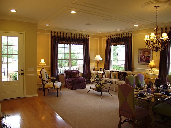 Dining Room / Living Room
