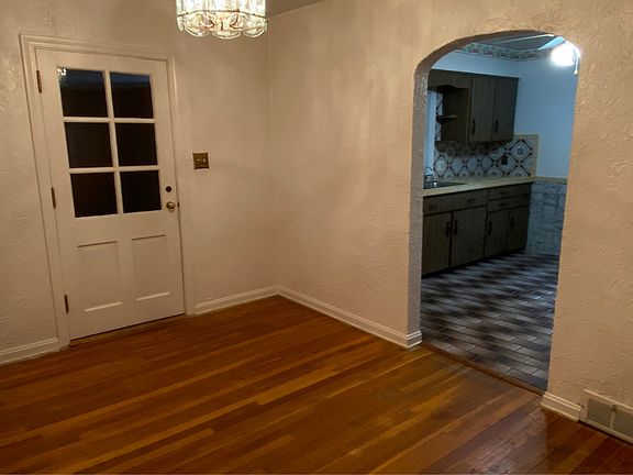 4th image of 1100 Hammel St