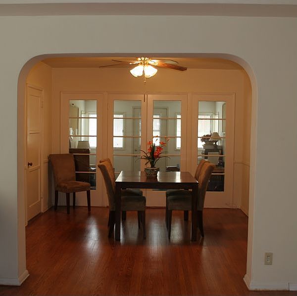 1st image of 2215 E Glenoaks Blvd