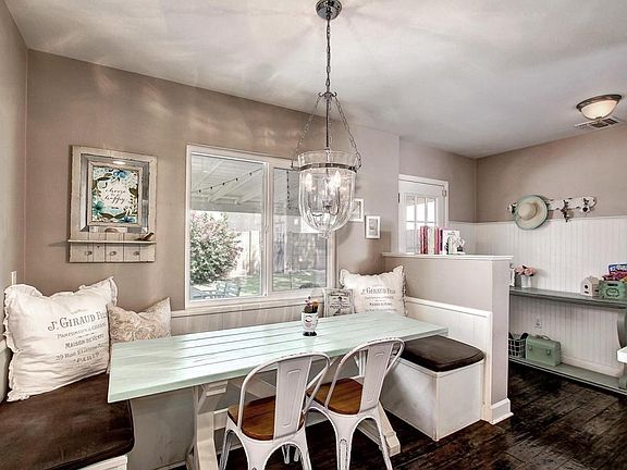 ADORABLE EAT-IN NOOK