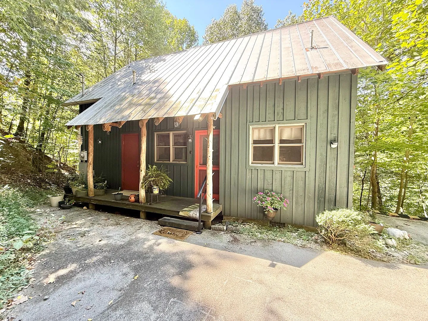 219 Cutter Gap Road Townsend TN 37882 — Photo 1