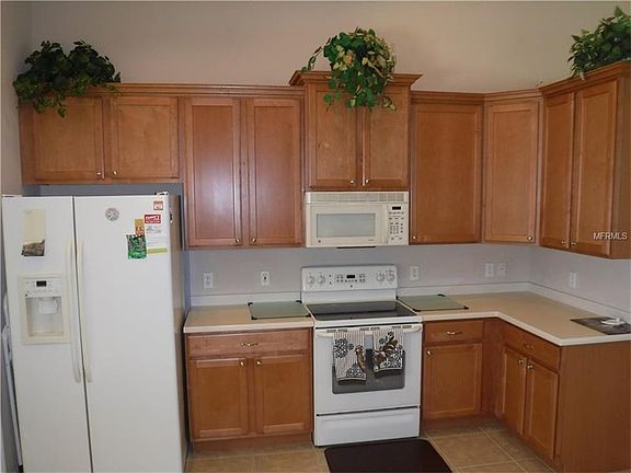 3rd image of 24417 Lakeview Pl