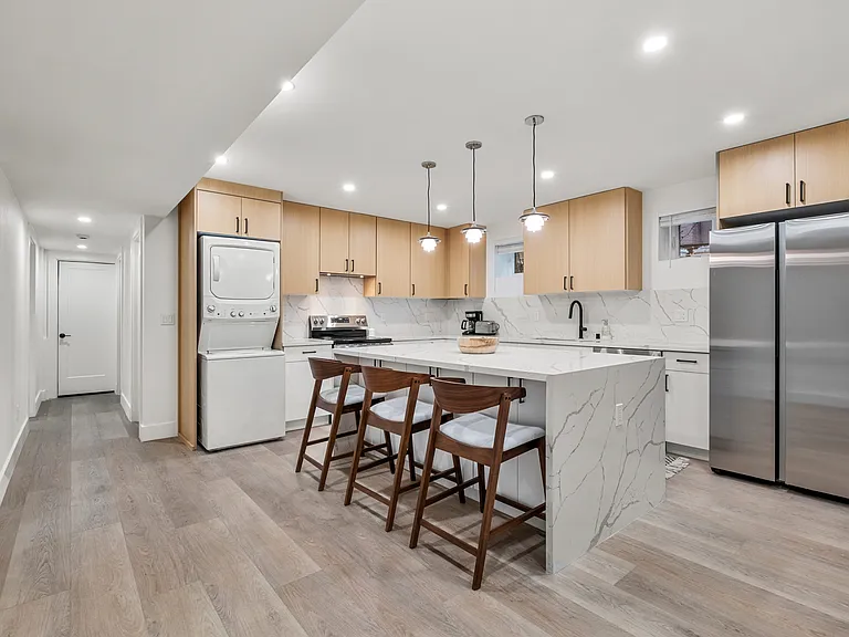 2710 College Ave — Photo 2