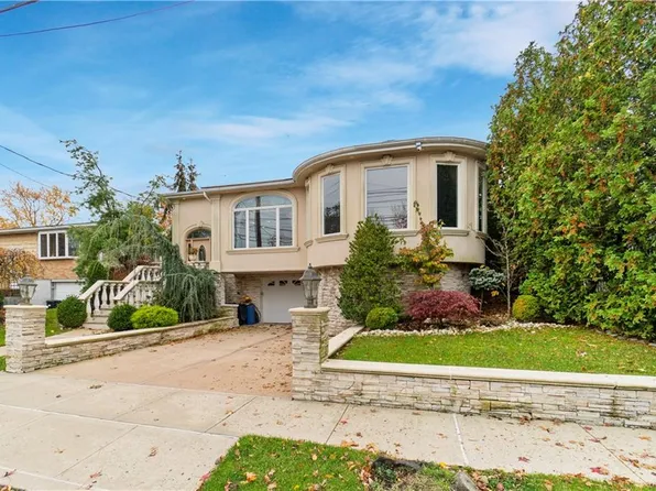 156 N Pine Ter, Staten Island, NY 10312