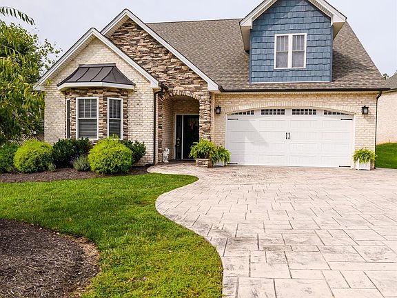 3rd image of 117 Creekview Ct