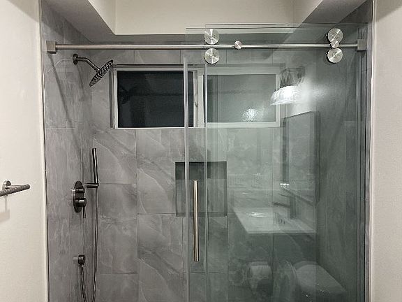 5th image of 3424B Burton Ave