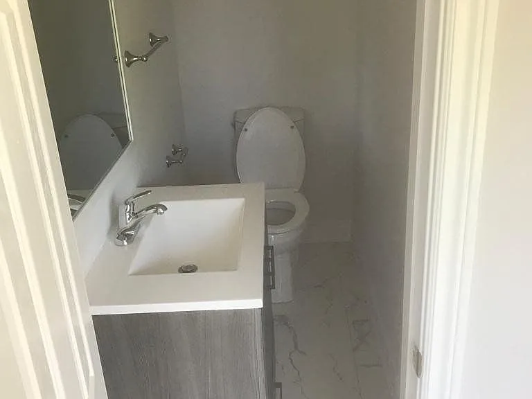 2119 Meadowbrook Rd #UPPER — Photo 2