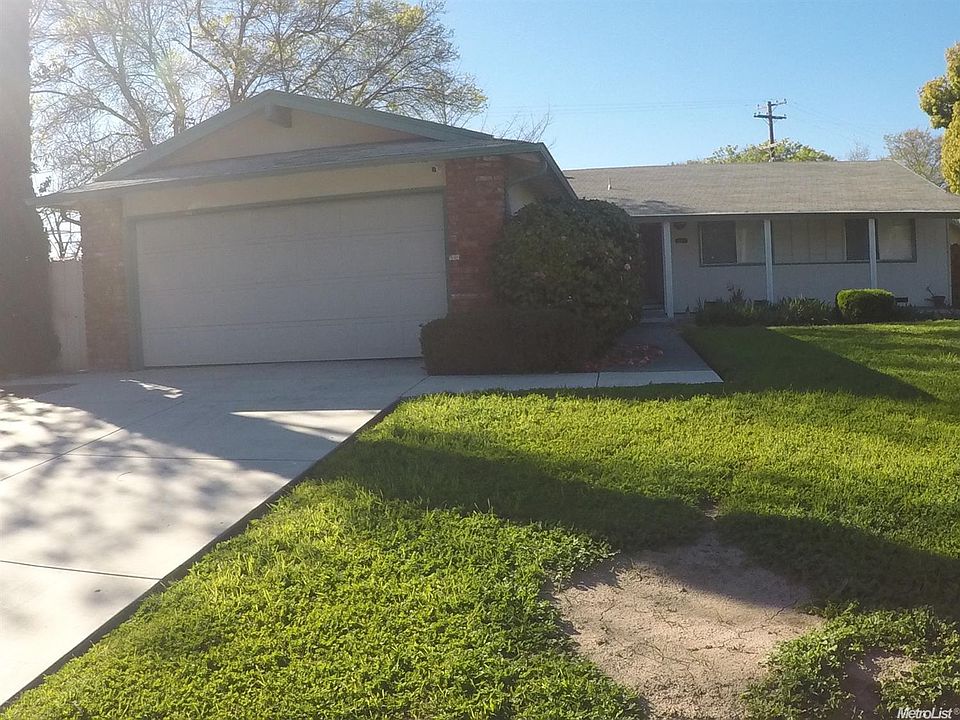 1st image of 227 Woodstock Dr