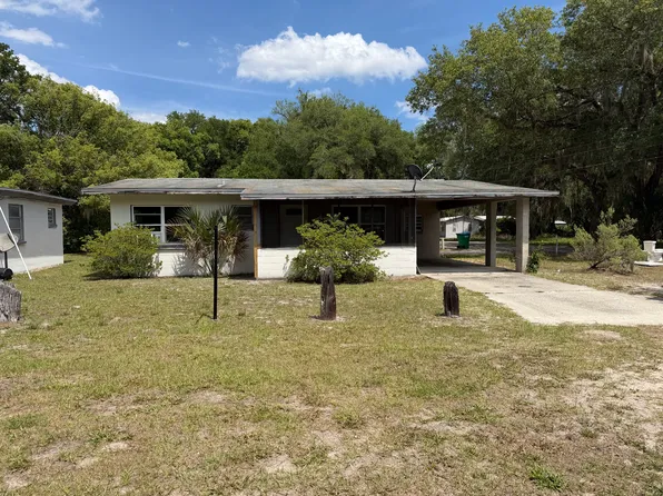 800 Randolph St #1, Crescent City, FL 32112