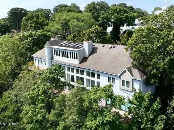 126 Flagg Pl, Staten Island, NY 10304