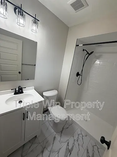 1688 Knightwood Ln Photo 1
