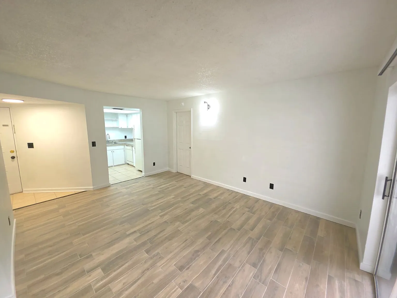 3 bed, 1029 sqft, $1,400 — Photo 3