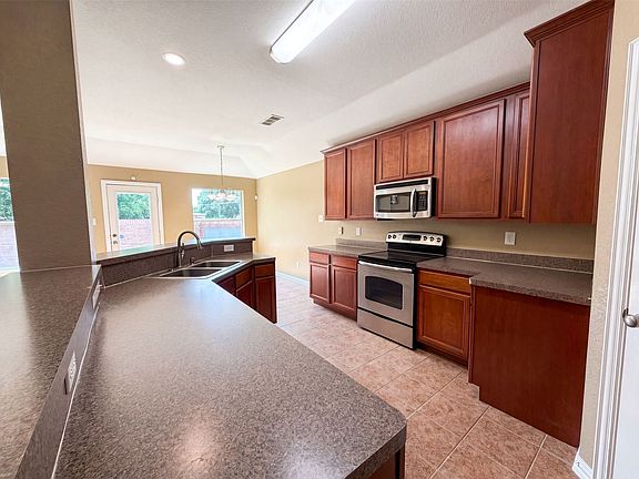 2nd image of 5400 Shepherd Pl
