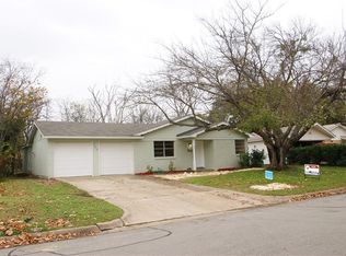 308 NW Jayellen Ave, Burleson, TX 76028