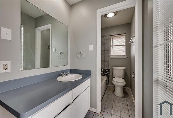 3rd image of 1816 Bolingbroke Pl
