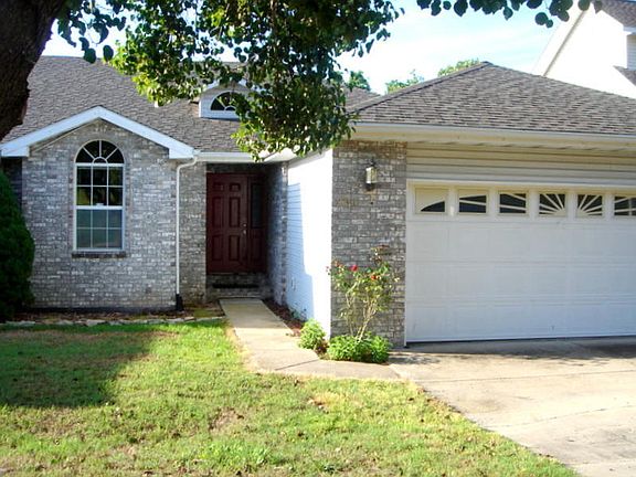 2nd image of 206 Hampshire Dr