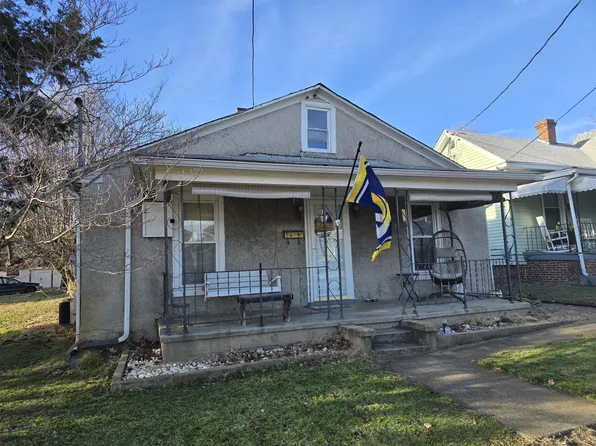 212 E Oak St, Covington, VA 24426