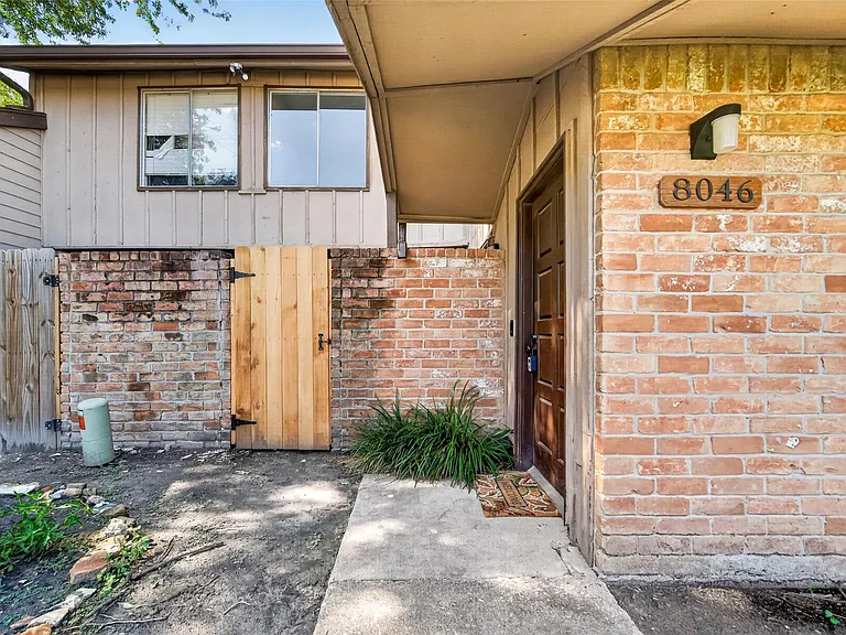 8046 Ellinger Ln — Photo 43