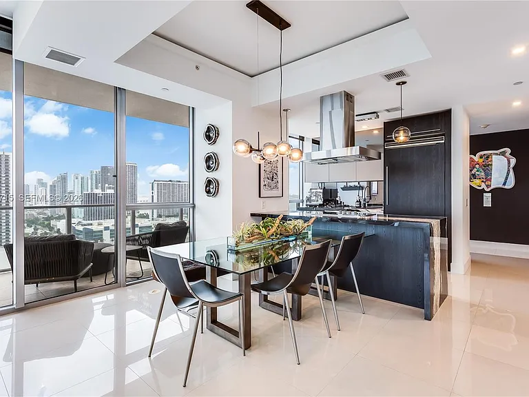 1100 Biscayne Blvd #2708 — Photo 5
