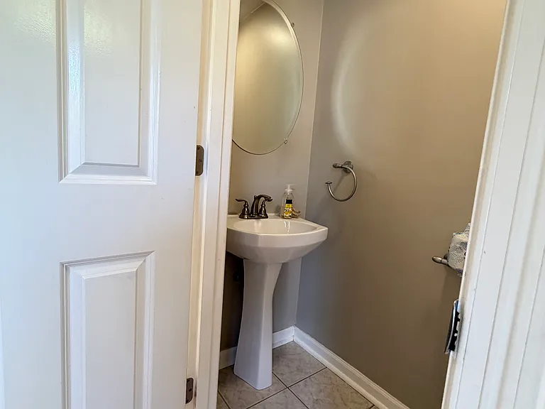 125 Goldenrod Dr #A — Photo 9
