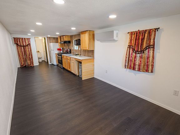 4th image of 550 Oak Mdws