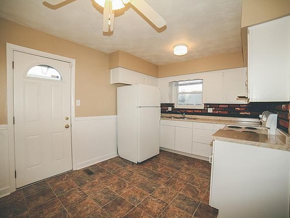 4th image of 1704 Nelson Ave
