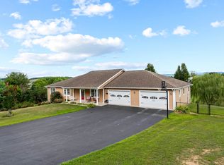 409 Whispering Pines Rd, Max Meadows, VA 24360