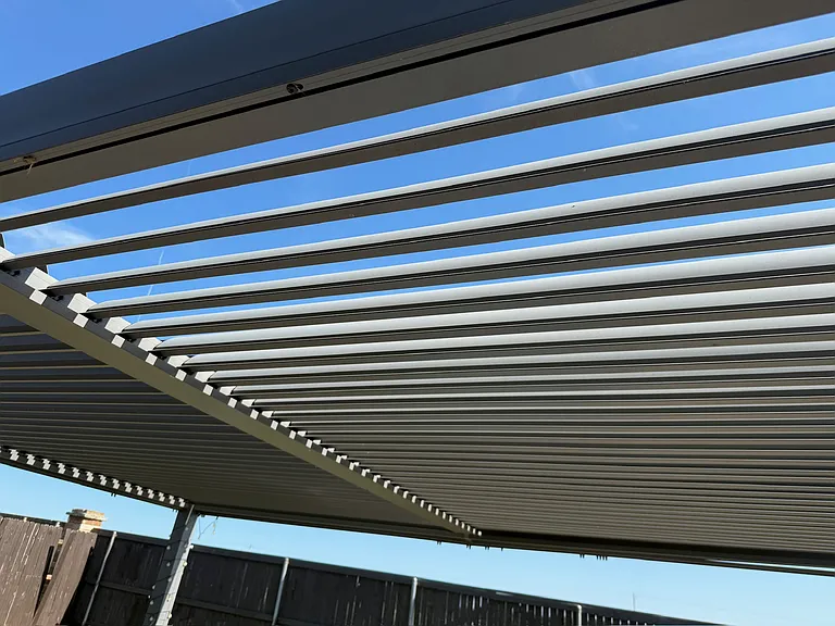Pergola, Open or shut