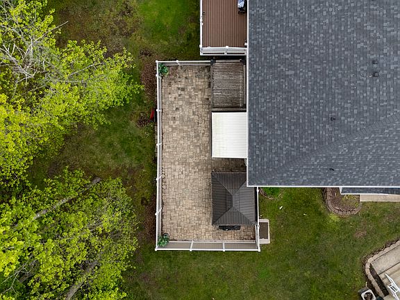 2nd image of 254 Fountayne Ln #254