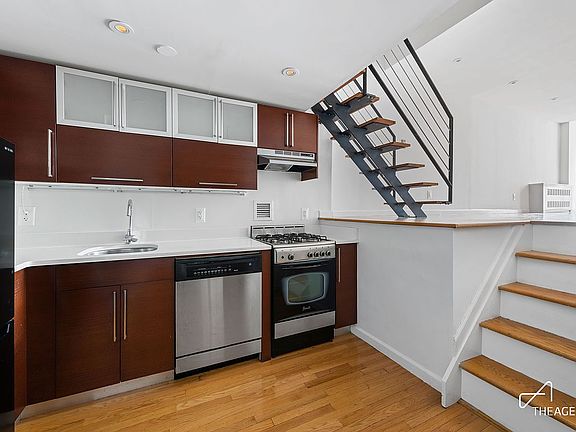 4th image of 184 Thompson St APT 5F
