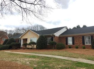 1126 Edisto Dr, Spartanburg, SC 29302