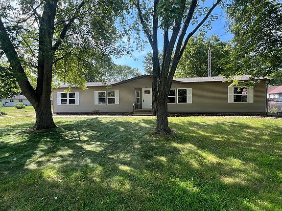 2nd image of 240 N Shabbona St