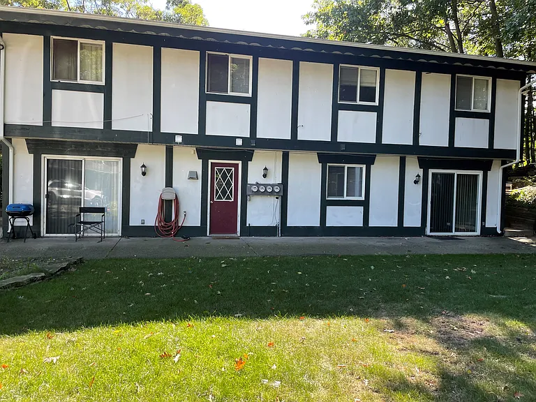 18295 Swiss Dr #3 — Photo 32