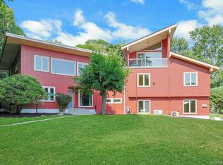 6 Grandview Ave, Cornwall On Hudson, NY 12520