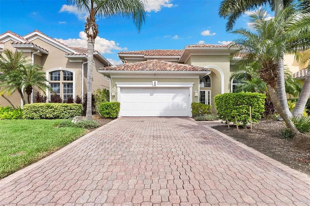 4 bed, 3.0 bath, 2784 sqft, $5,500 — Photo 1