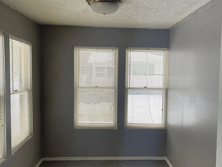 1345 Kellogg Ave — Photo 4