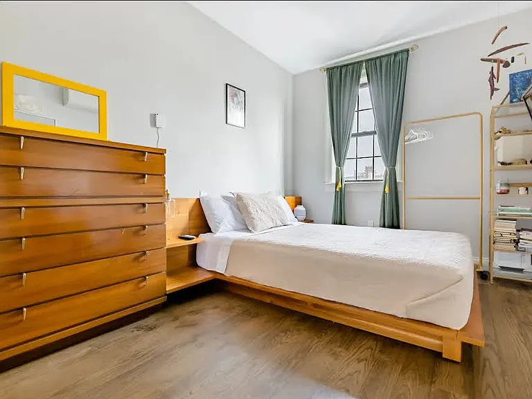 504 Maple St #4 — Photo 3