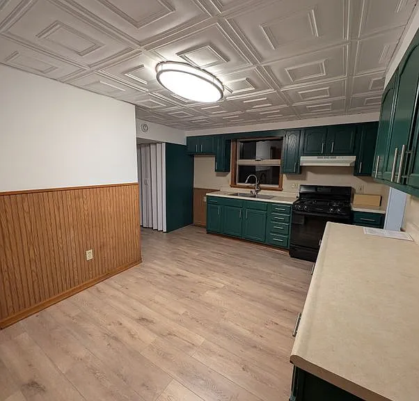 46 N Meade St — Photo 1