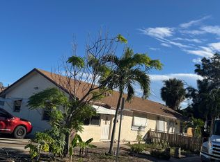 528 E Lakewood Rd, West Palm Beach, FL 33405
