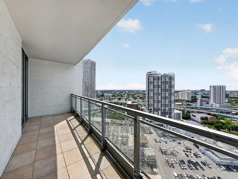 90 SW 3rd St #2709 — Photo 14