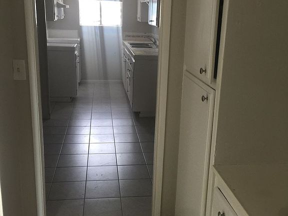 4th image of 3511 42nd St APT 01