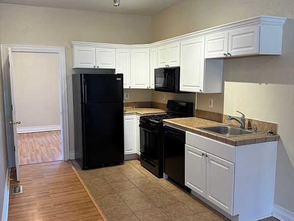 2nd image of 121 Stratford Ave APT 2