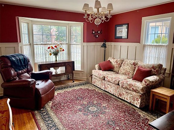 5th image of 11 Perkins Ave