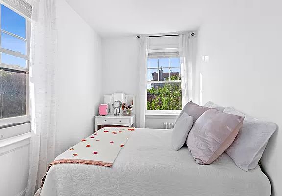 2nd image of 78 Bedford St APT 5B