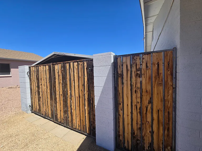 SIDE YARD ACCESS