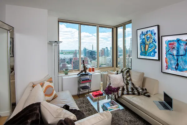 Rented by The Moinian Group | media 42